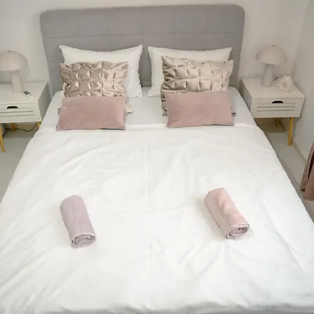 Paradise Apartment *